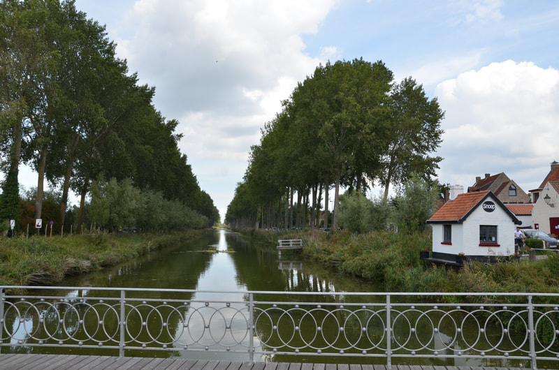 Canal Brugge-Sluis. Damme. Bélgica. 