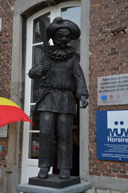 Personaje del Arlequín, uno de los principales héroes del carnaval de Binche. Bélgica. 