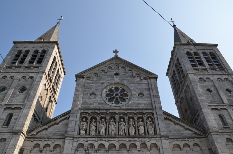 Kościół Nawiedzenia Najświętszej Marii Panny w Rochefort. Belgia. 