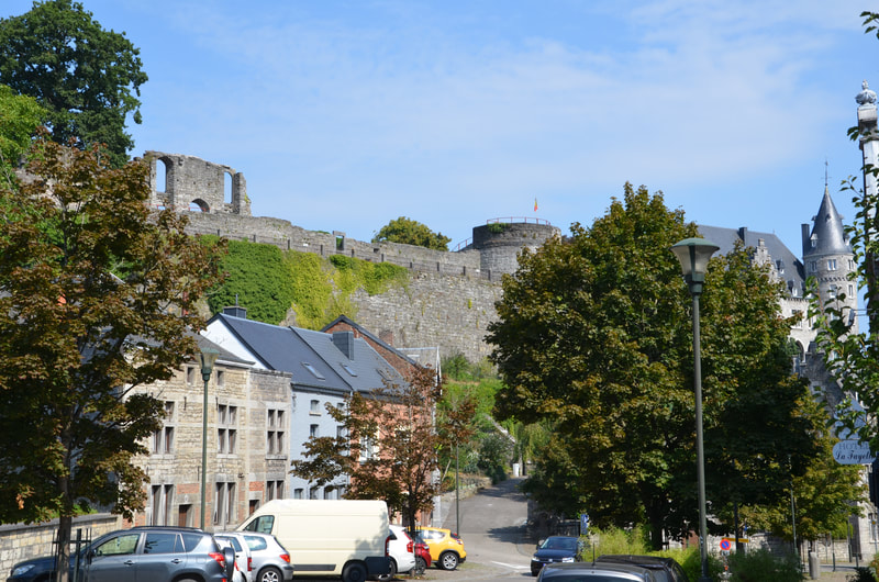 Ruinas del castillo de Comtal en Rochefort, Bélgica. 