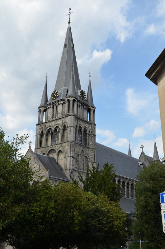 St. James Church in Tournai. Belgium.
kościół Świętego Jakuba w Tournai. Belgia. 